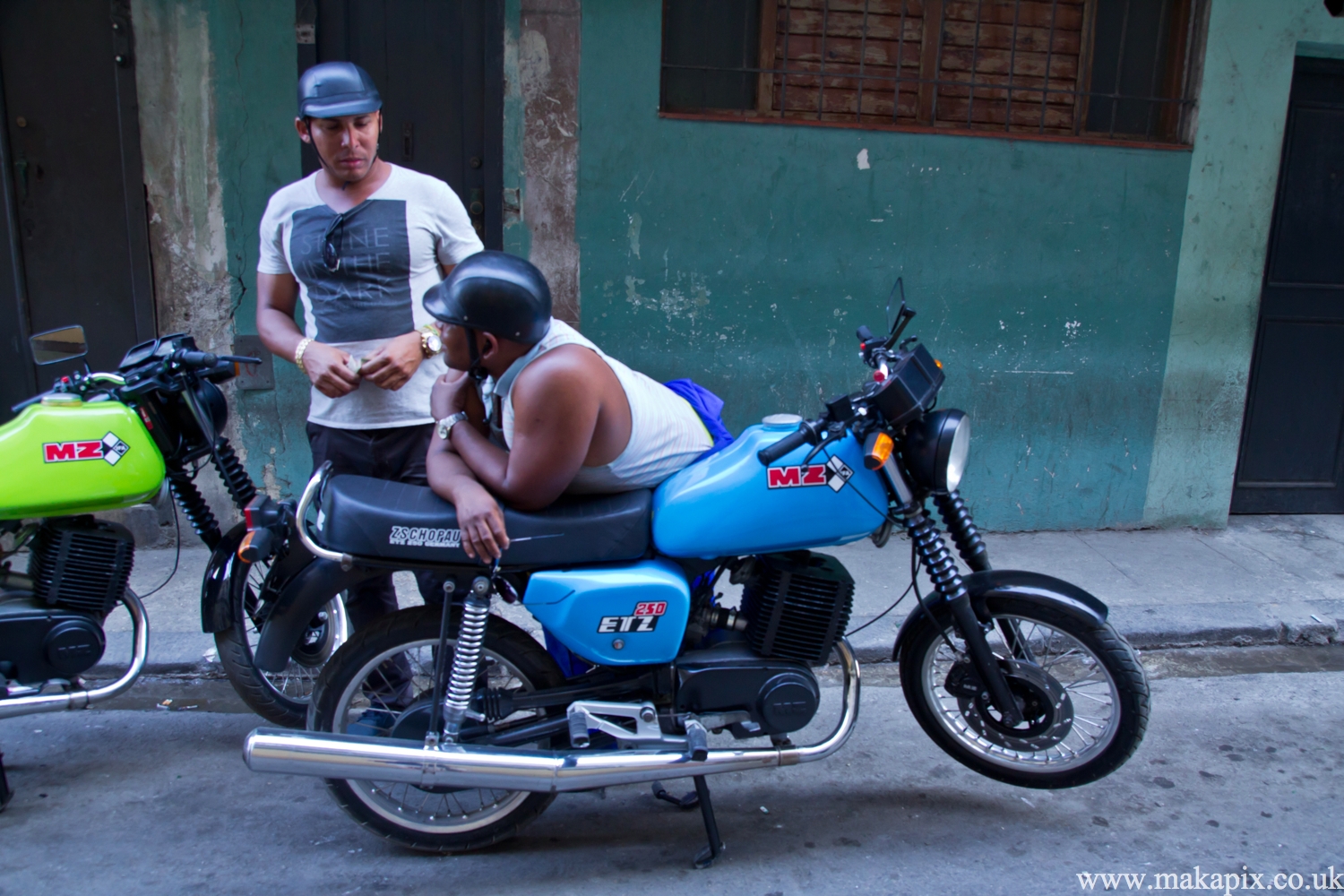 La Habana, cars ,cars, cars...